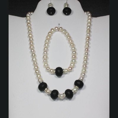 Onyx & Pearls Necklace Bracelet & Earrings Jewelry Set